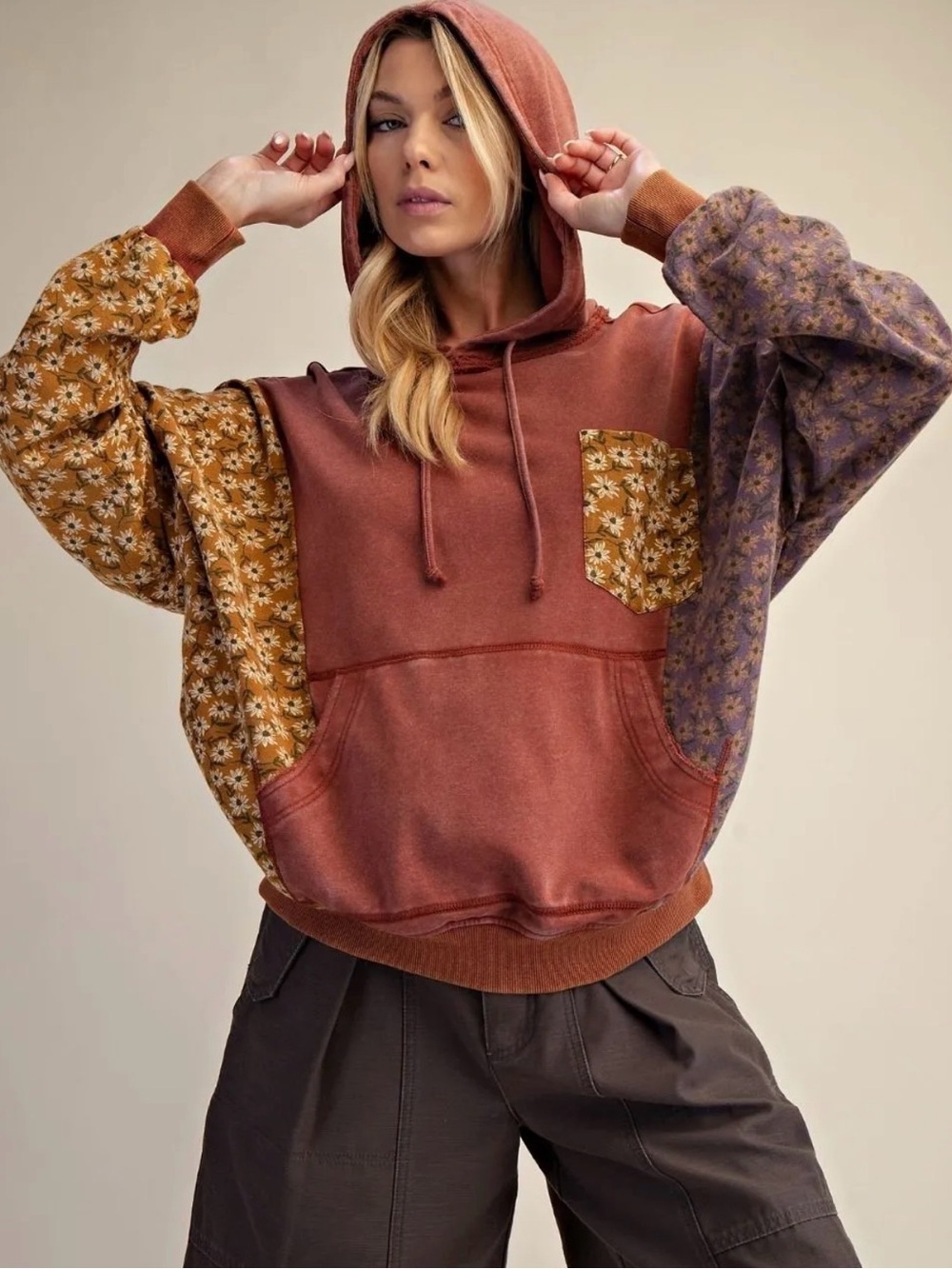 New style easel hoodie sweatshirt only  small and medium left!